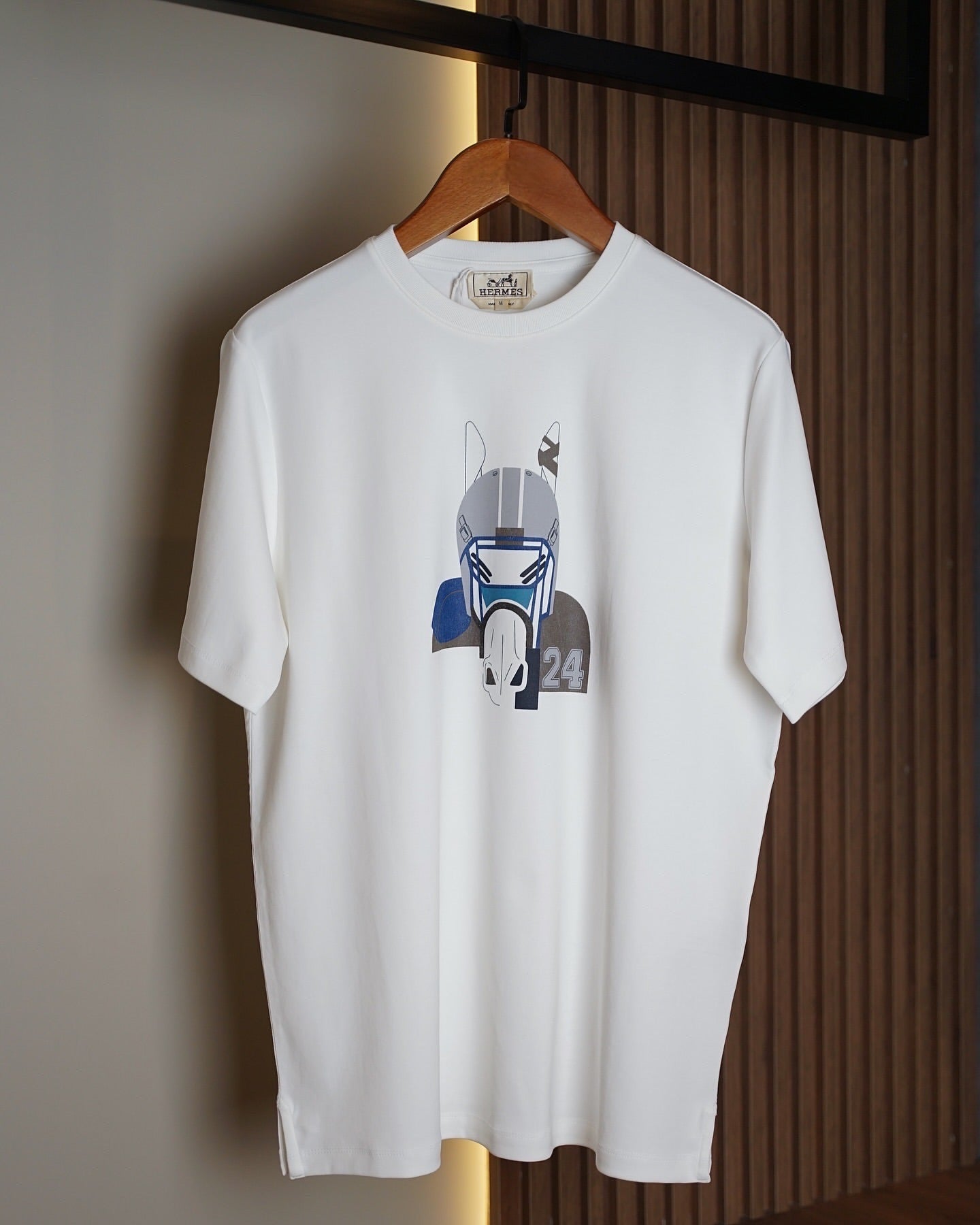 Hermès White T-Shirt with Graphic Horse Motif