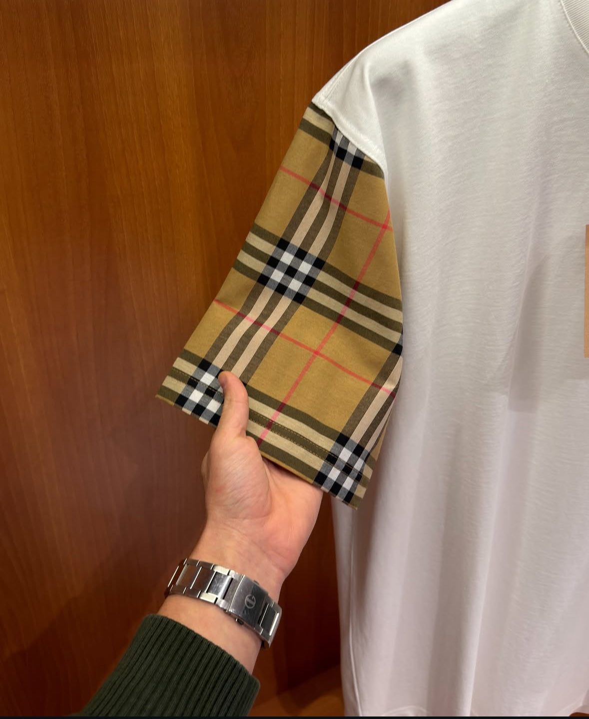 Burberry Check Sleeve Cotton T-Shirt – Luxury Edition - CBLACK