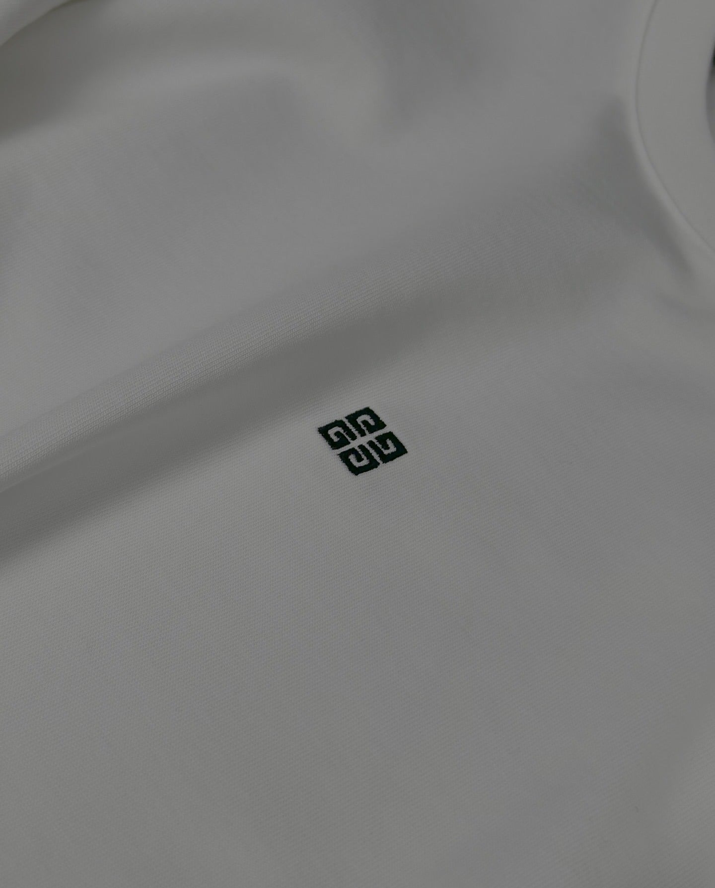Givenchy Essential Logo Tee – White Minimal Edition
