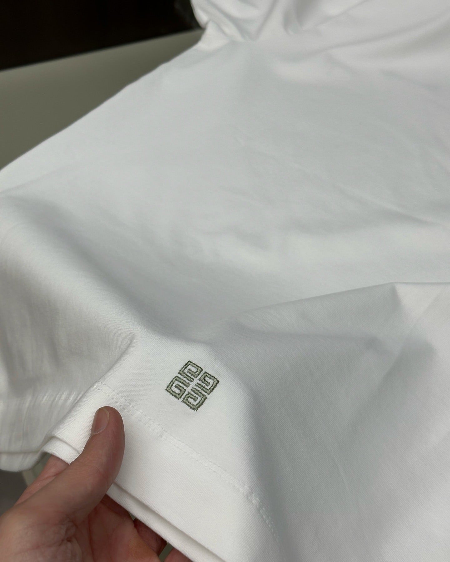 White T-Shirt with Embroidered Sleeve Detail Givenchy (Oversize)