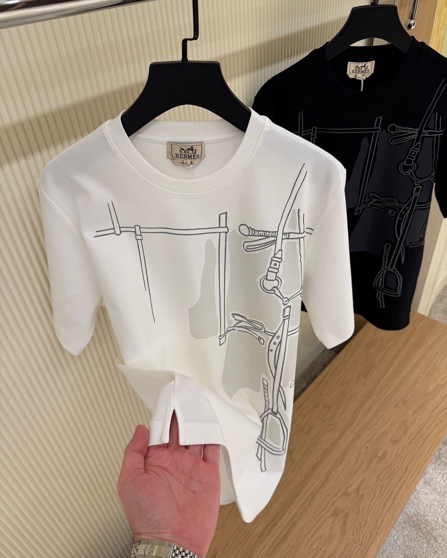 Hermès white T-Shirt with Equestrian-Inspired Graphic