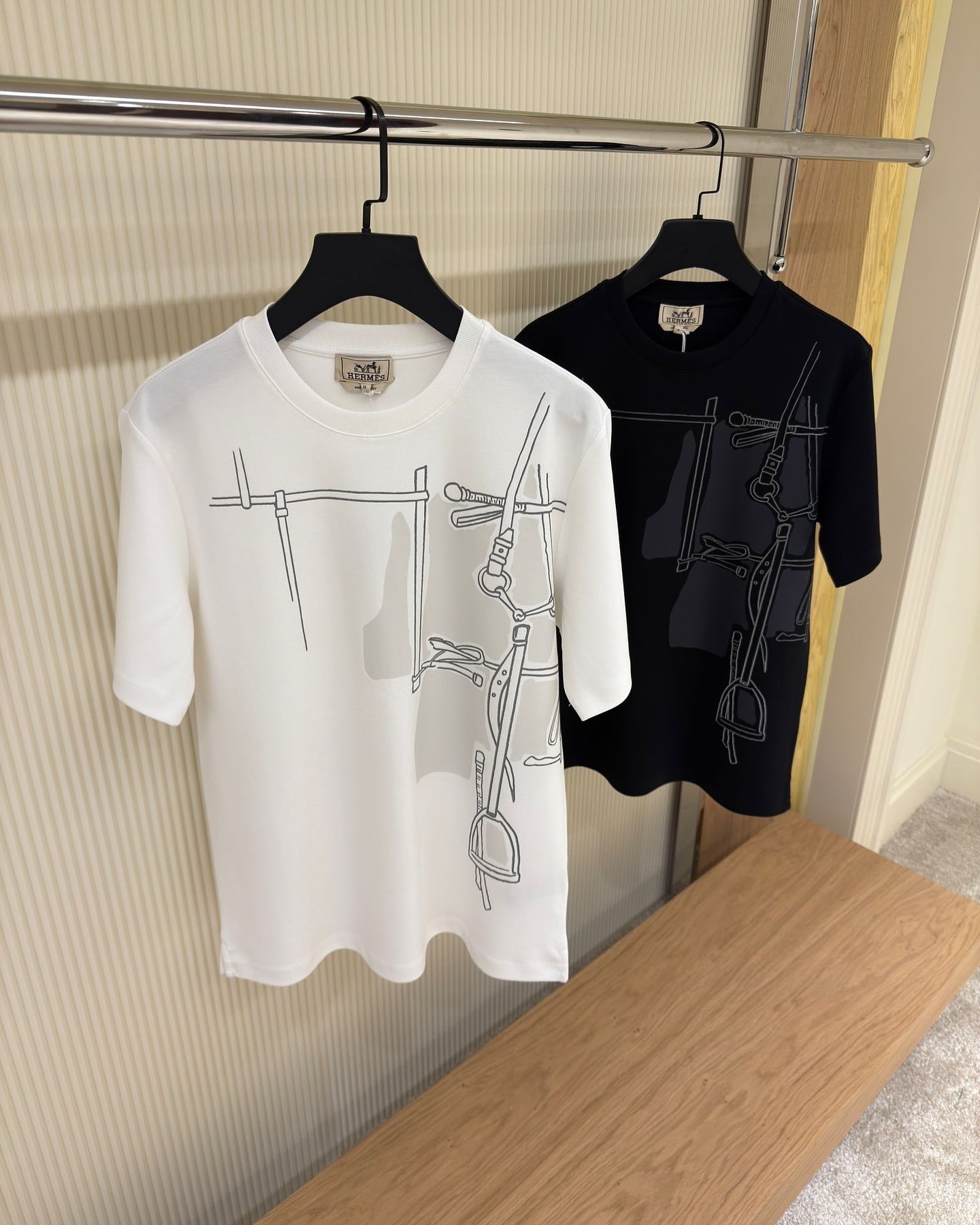 Hermès white T-Shirt with Equestrian-Inspired Graphic