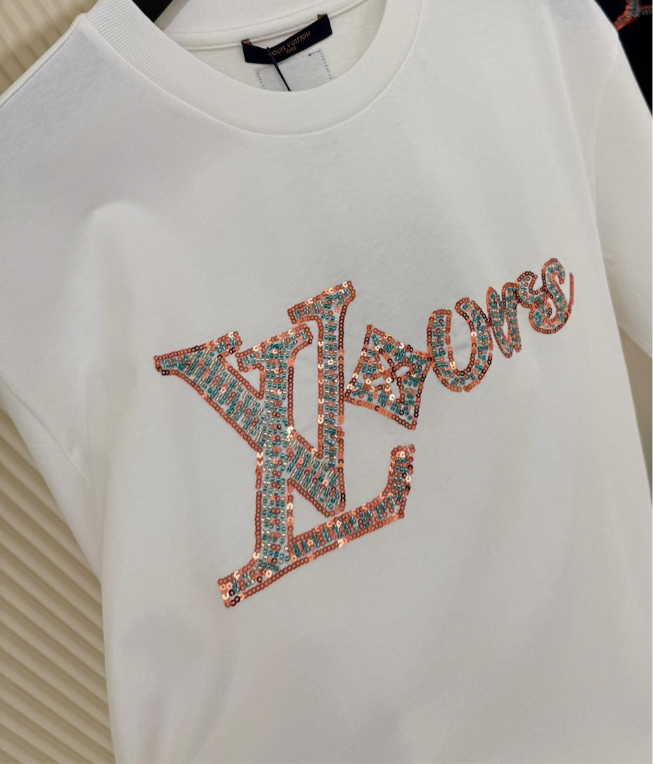 Louis Vuitton “LV Lovers” Embroidered Tee – White
