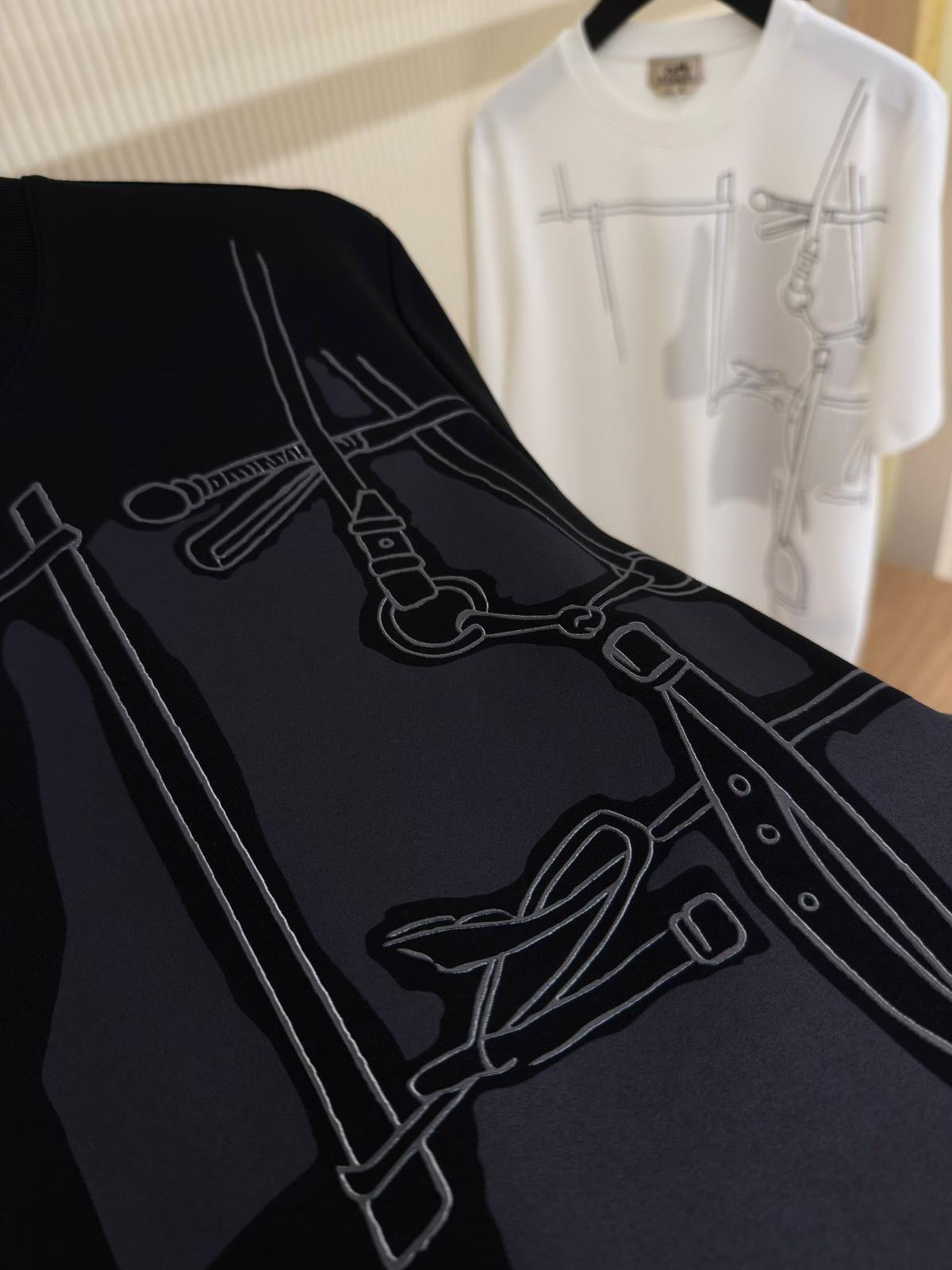 Hermès Black T-Shirt with Equestrian-Inspired Graphic