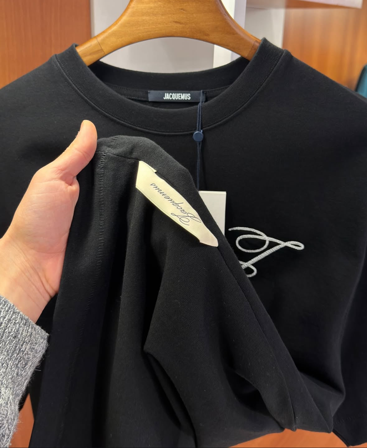 Jacquemus logo-embroidered T-shirt - CBLACK