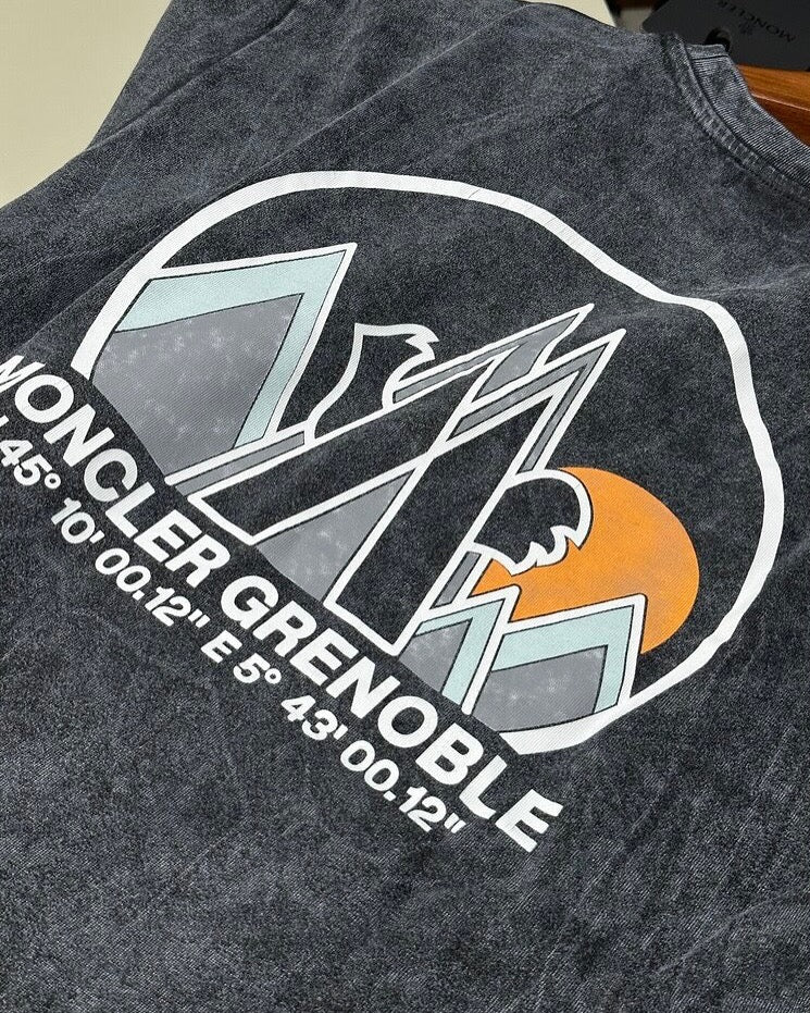 Moncler Grenoble Graphic Tee – Washed black