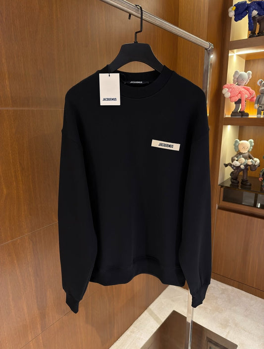 Jacquemus Le Sweatshirt Gros Grain in black.