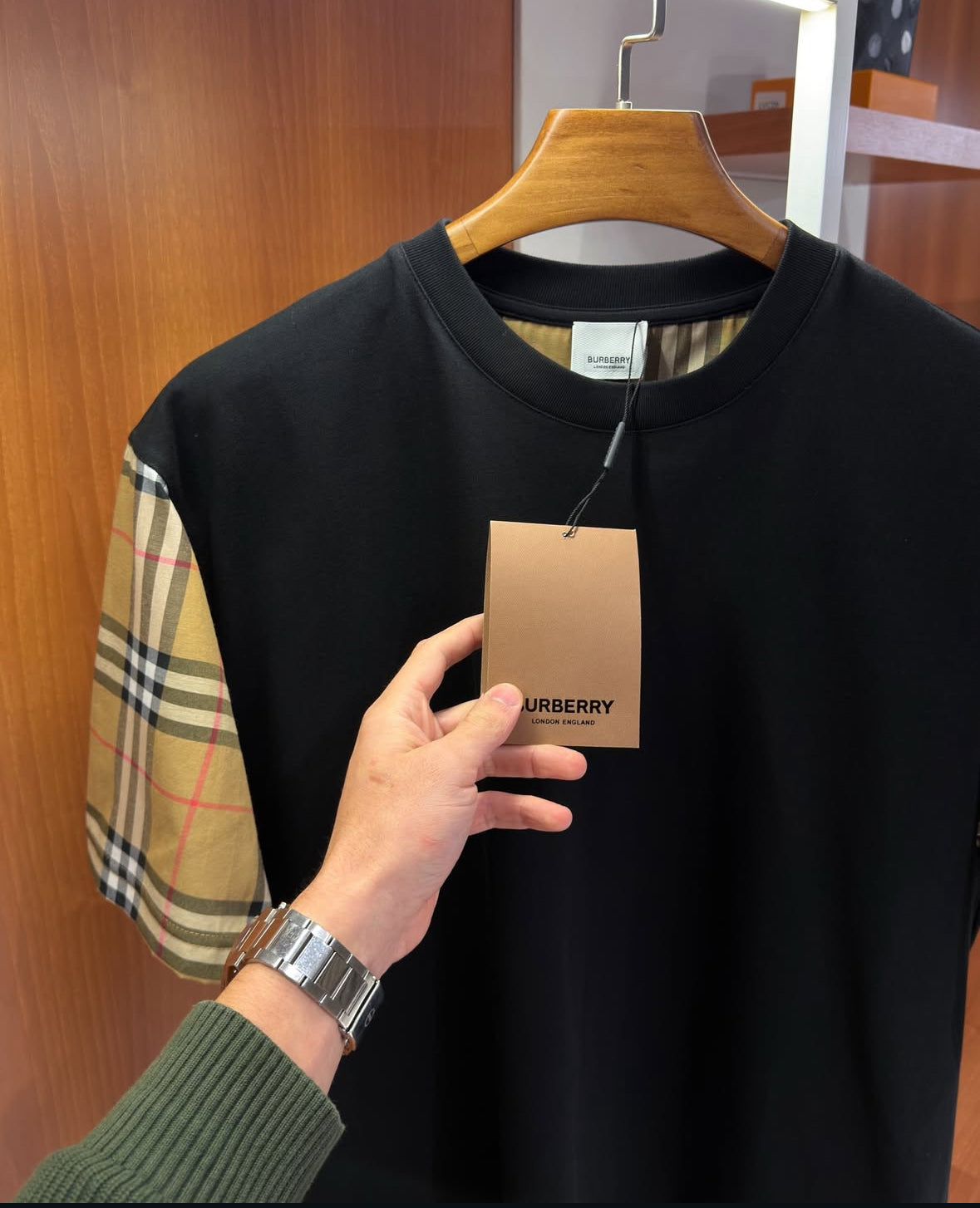 Burberry Check Sleeve Cotton T-Shirt – Luxury Edition - CBLACK
