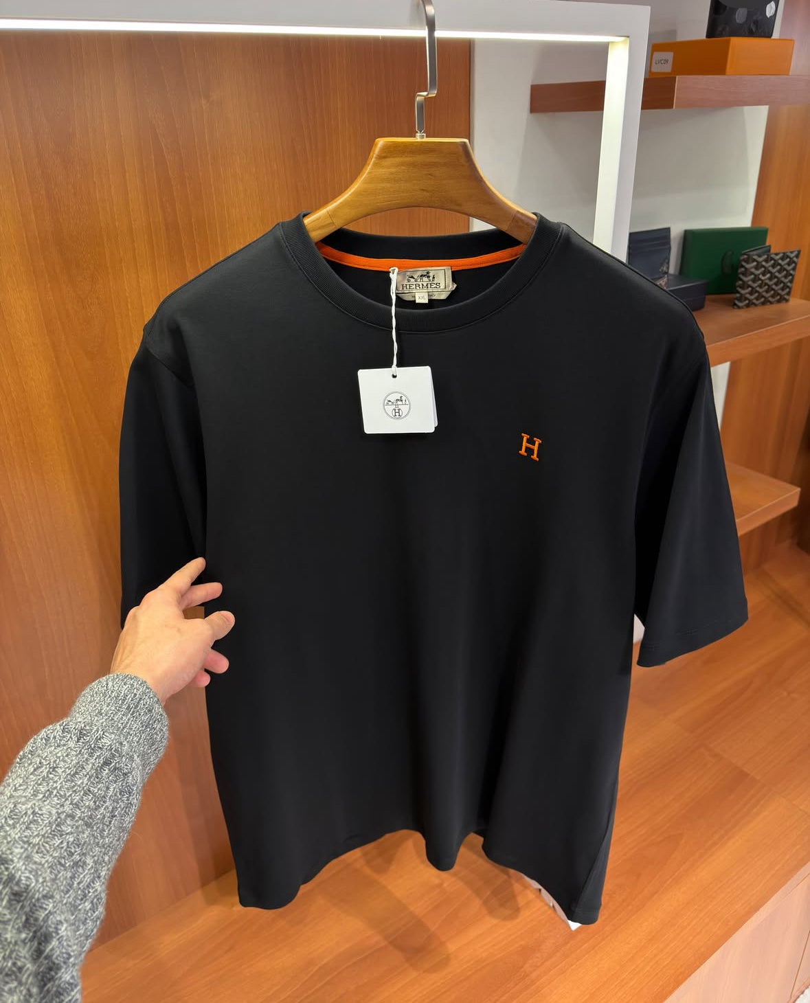 Hermès Black Signature “H” Cotton T-Shirt - CBLACK