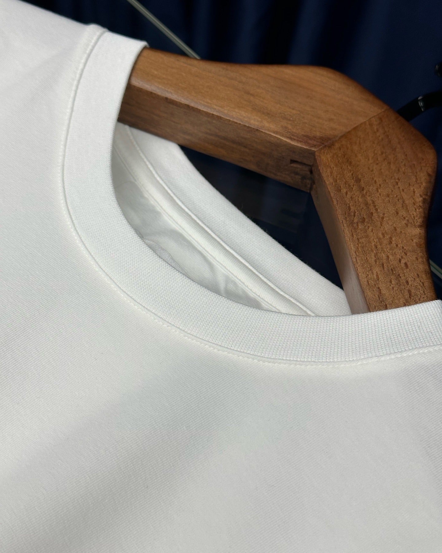 White T-Shirt with Embroidered Sleeve Detail Givenchy (Oversize)
