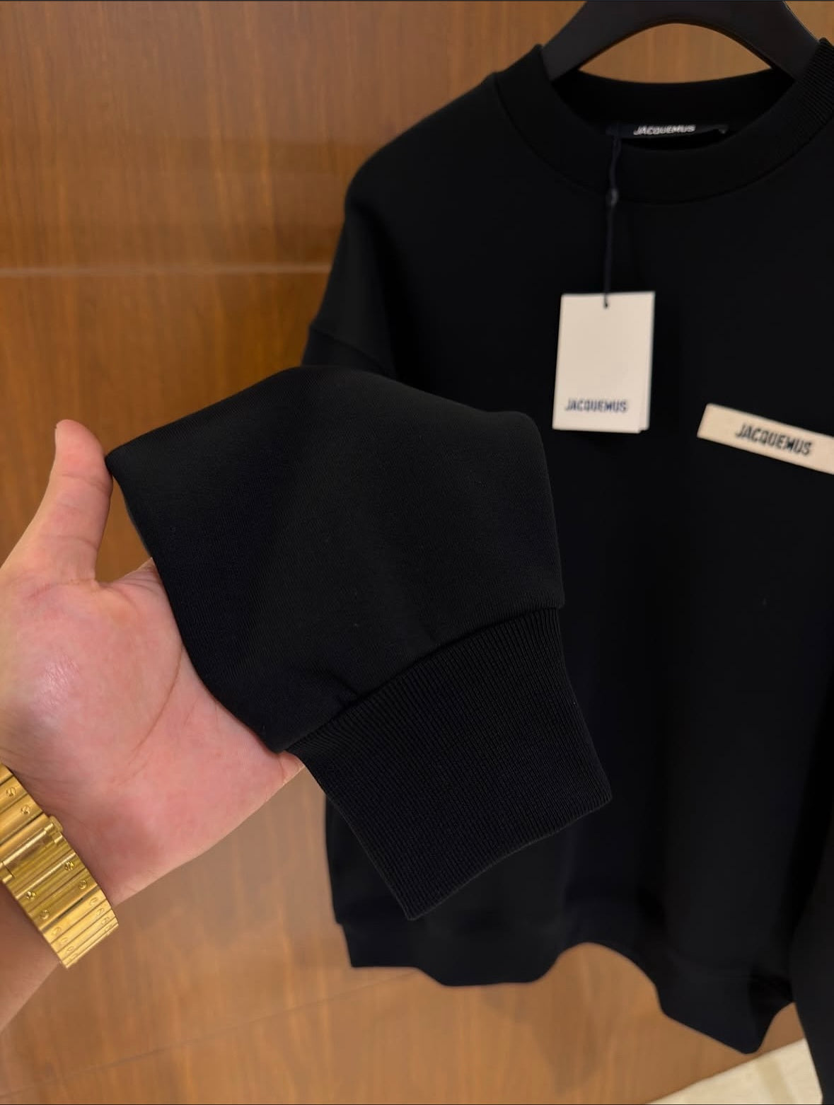 Jacquemus Le Sweatshirt Gros Grain in black.