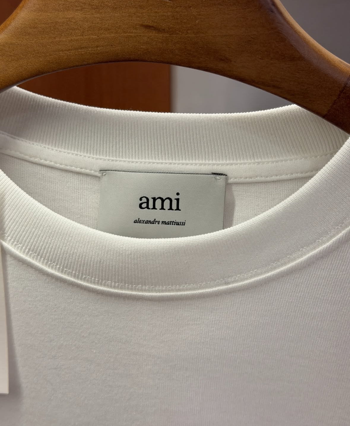 AMI Paris White  Ami de Cœur T-Shirt - CBLACK